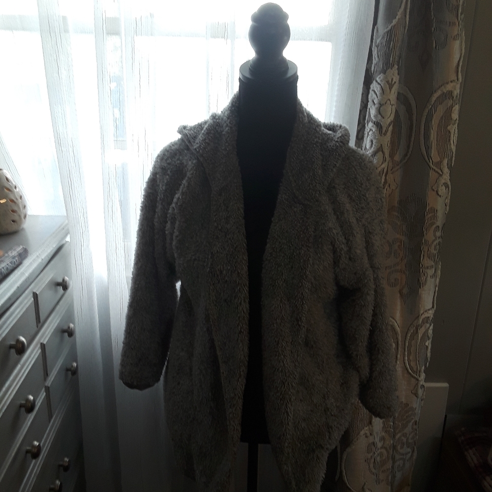 🎄🧦ALMOST FAMOUS FUZZY JACKET🎄🧦